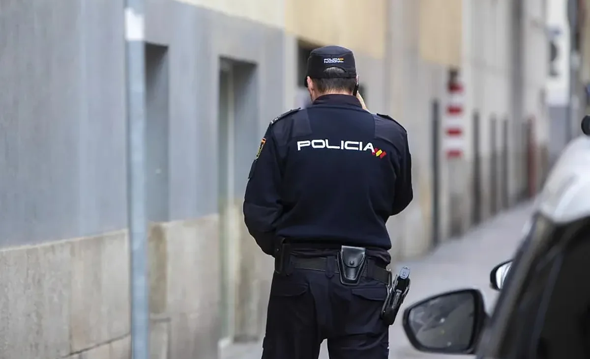Muere un hombre apuñalado por una mujer en la terraza de un bar de Valencia tras una pelea – El Mundo