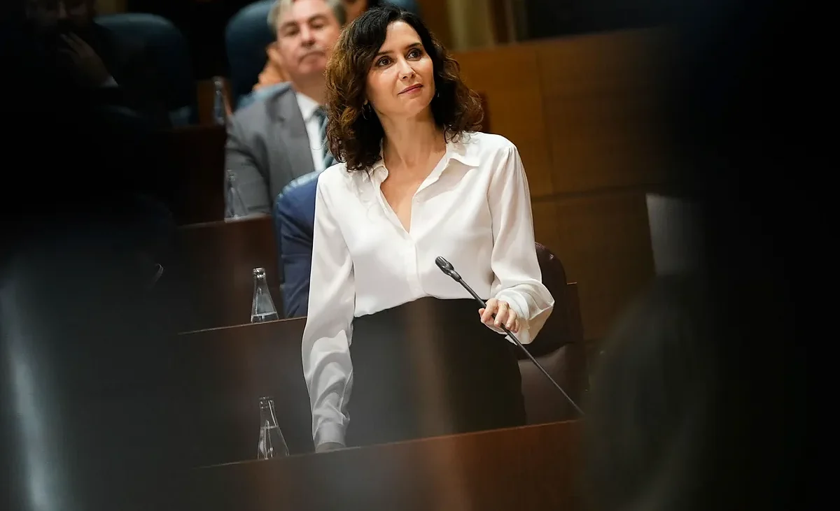 Los cabos sueltos de Ayuso en el último episodio de la legislatura: cómo zanjar la crisis del ático, una huelga en el horizonte y su última aventura electoral en Madrid – El Mundo