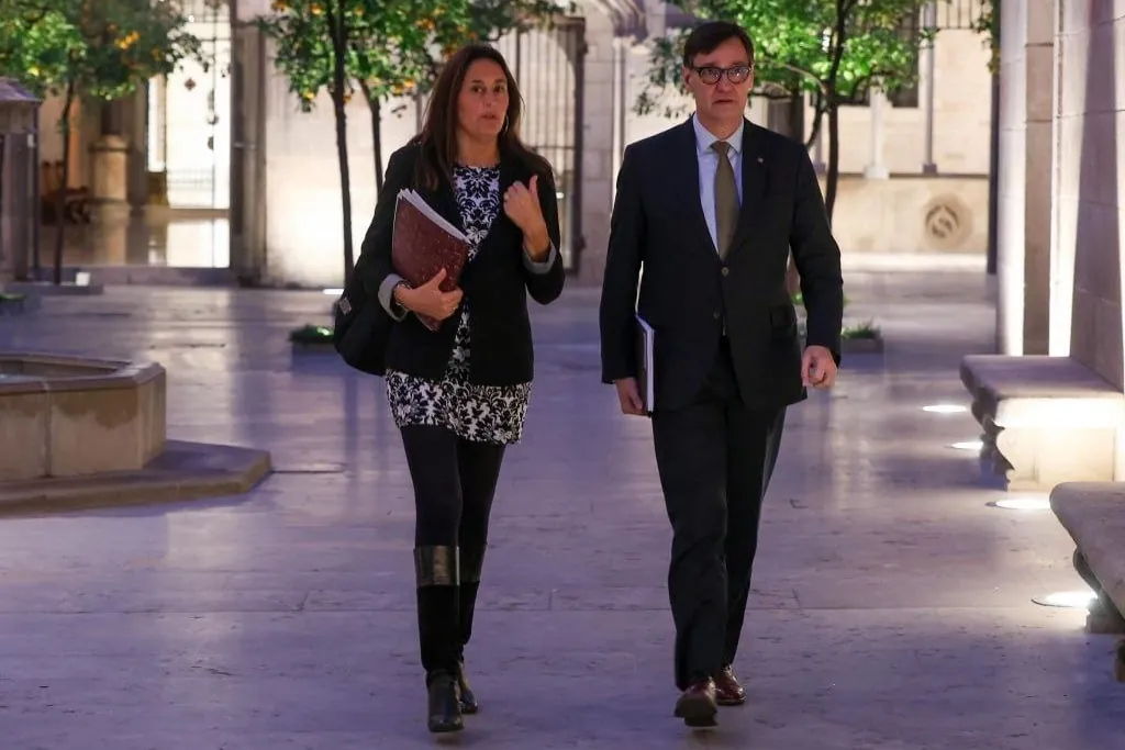Salvador Illa destituye a la ‘número dos’ de Educación y abre un expediente a tres trabajadores por el error que deja a Cataluña fuera del Informe PISA – El Mundo