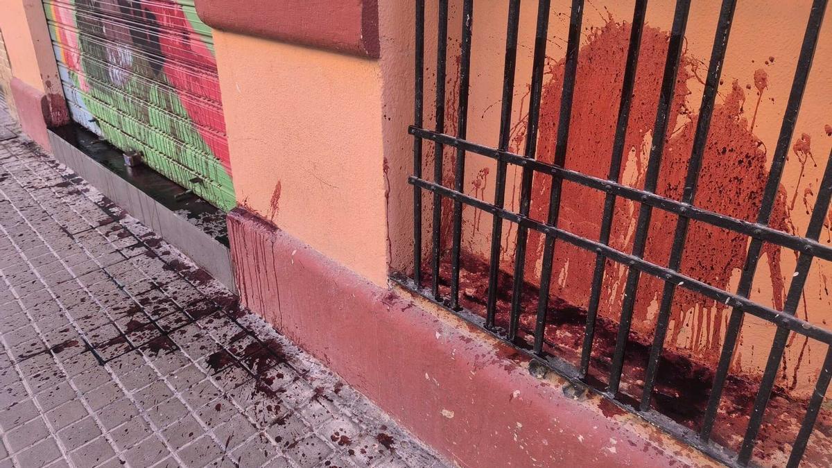 Vandalizan con sangre la sede de CEAR (Comisión Española de Ayuda al Refugiado) en València – Levante-EMV