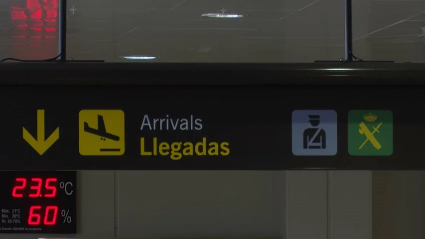 Primer vuelo procedente de Italia que llega a Asturias en plena aplicación de controles migratorios – rtpa.es