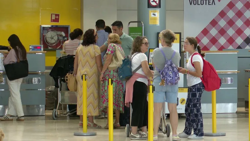El Aeropuerto de Asturias afronta un domingo de intensa actividad con 51 operaciones – rtpa.es