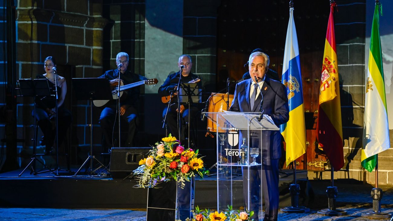 Luis Peña rinde homenaje a las madres canarias en su pregón del Pino 2026 – Ayuntamiento de Teror