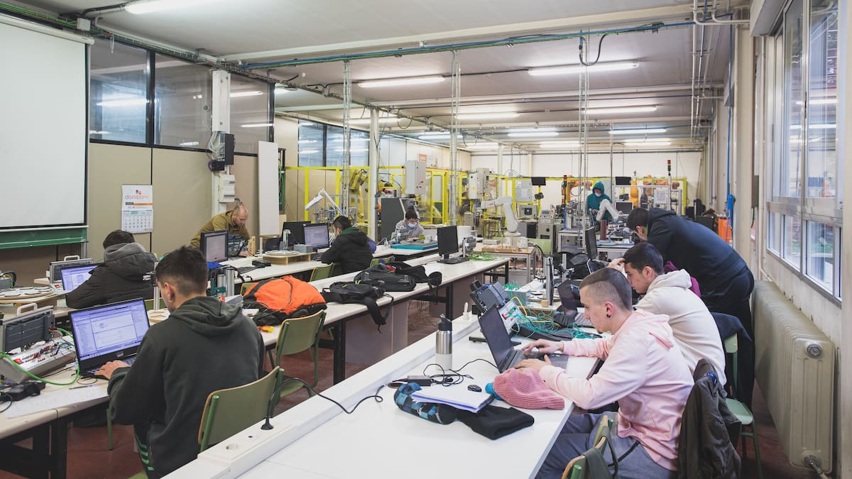 La FP de Navarra roza el lleno para el próximo curso con alta demanda en sanidad, administración e industria – Cadena SER