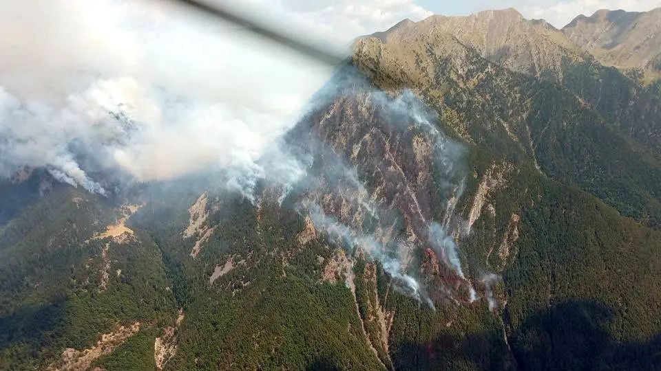 El incendio de Senet quema 71 hectáreas y penetra en el parque de Aigüestortes, el mayor de Cataluña – Crónica Global