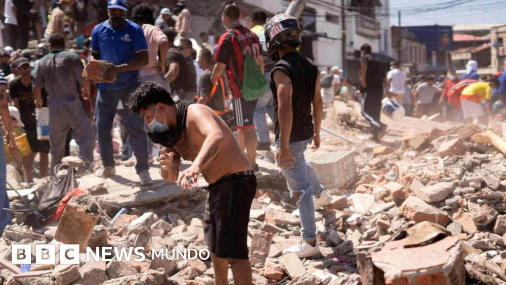Las impactantes imágenes de los destrozos causados por el potente terremoto que sacudió el oeste de Colombia