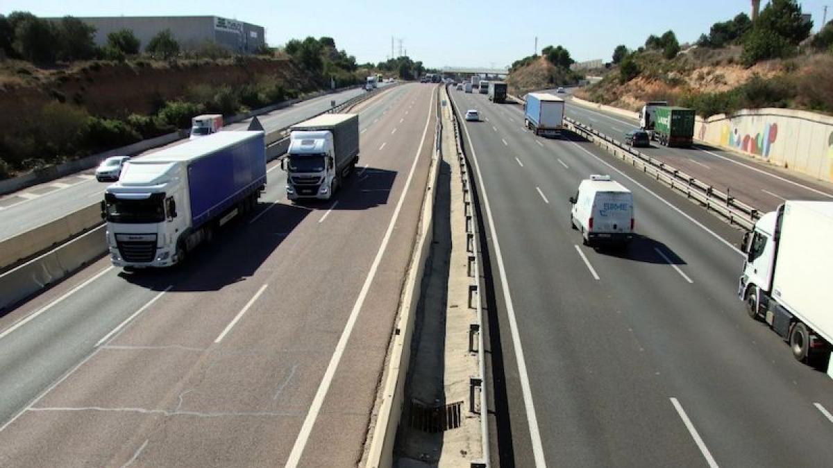 Turismos, camiones y el bypass de Valencia: “Una vía saturada”, lamentan los transportistas – La Vanguardia