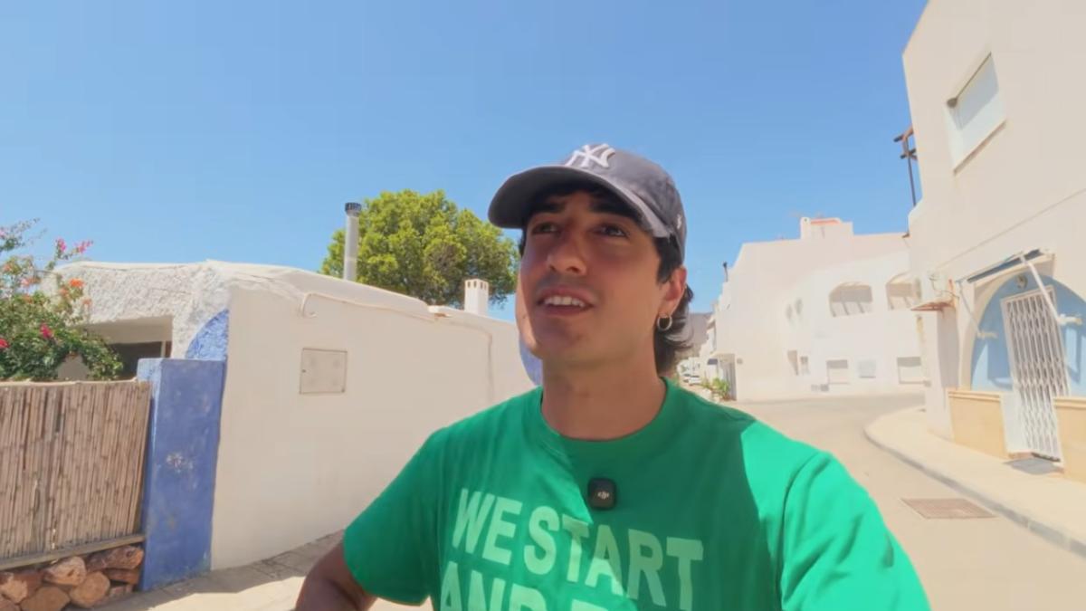 Santos Peralta, 27 años: “Parece una mezcla entre Baleares y las islas griegas, pero es uno de los municipios más pobres de España” – La Vanguardia