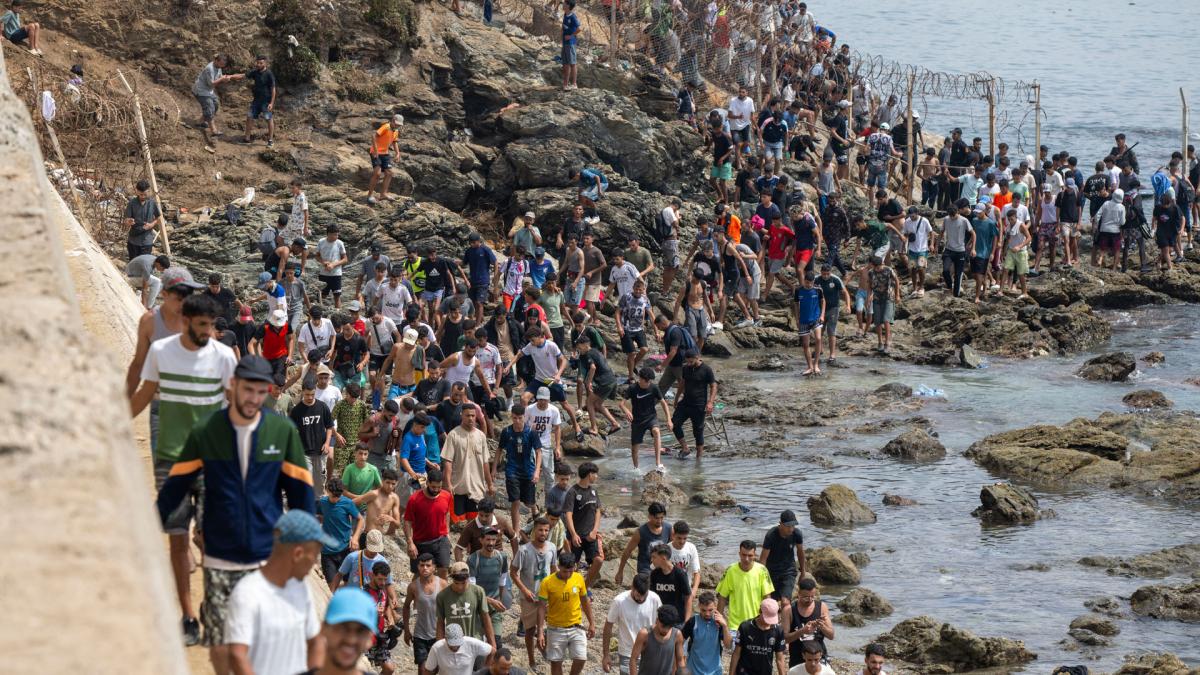 El Arzobispado de Pamplona dice que las opiniones del párroco de Huarte sobre la crisis migratoria en Ceuta no le representan – Diario de Navarra
