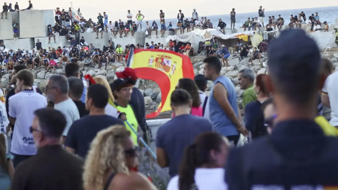 Los vecinos de Ceuta suspenden las protestas por la crisis migratoria ante la llegada de grupos ultras – 20Minutos