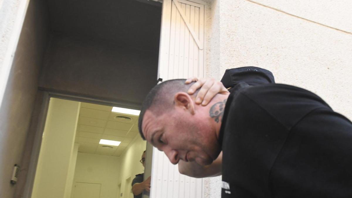 El zapatero que degolló a su expareja en el centro comercial de Murcia admite ante la jueza el crimen y va a prisión – La Opinión de Murcia