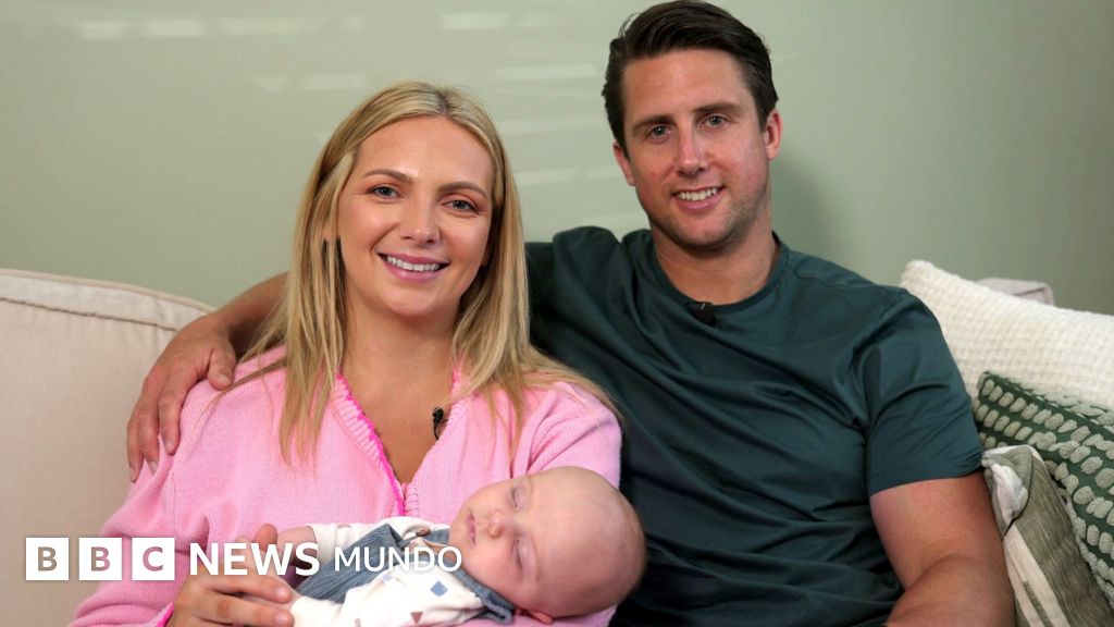 «Un pequeño milagro»: cómo una cirugía fetal pionera salvó la vida de un bebé que crecía con sus intestinos fuera de su cuerpo