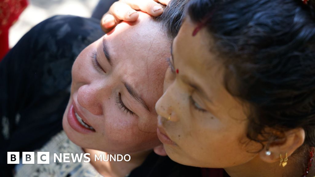 «Vi cómo la corriente se llevó a mi familia»: los desgarradores testimonios de las víctimas de la avalancha en Nepal y Tíbet