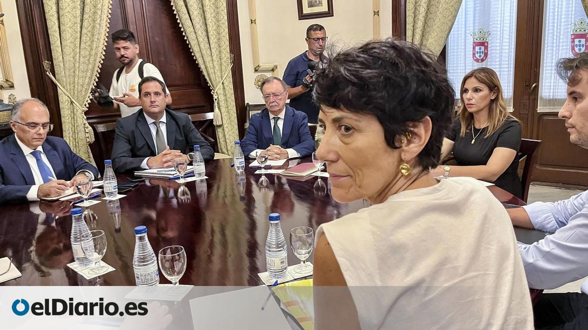 El Gobierno achaca a la falta de colaboración de Vivas el retraso en la respuesta a la crisis de Ceuta
