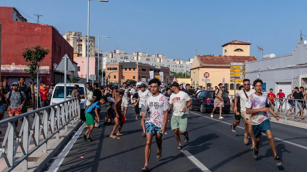 Caos en Ceuta por la avalancha de inmigrantes, en directo: última hora de crisis migratoria, cierre del espacio Schengen y estado de la ciudad autónoma