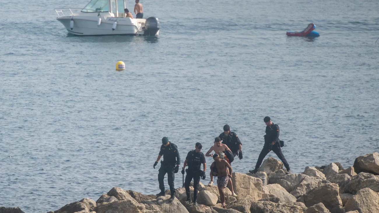 La frontera de Ceuta amanece este domingo tranquila, aunque con algún intento de entrada a nado