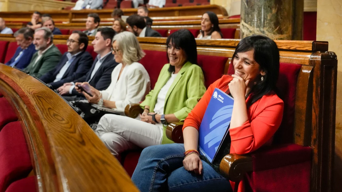 Junts y Aliança Catalana se enzarzan por las competencias de inmigración en plena crisis en Ceuta – larazon.es