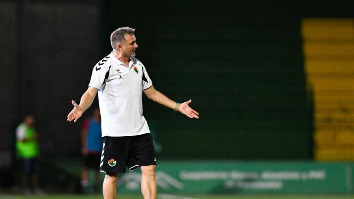 Julio Cobos, técnico del Cacereño: «Hay que mejorar mucho; si no, mal vamos» – El Periódico Extremadura