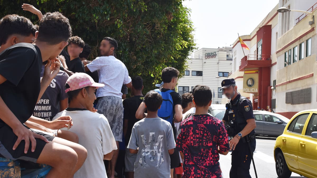 Extremadura ya ha recibido a cuatro menores derivados de Ceuta a pesar de la oposición de su vicepresidente, de Vox – Cadena SER