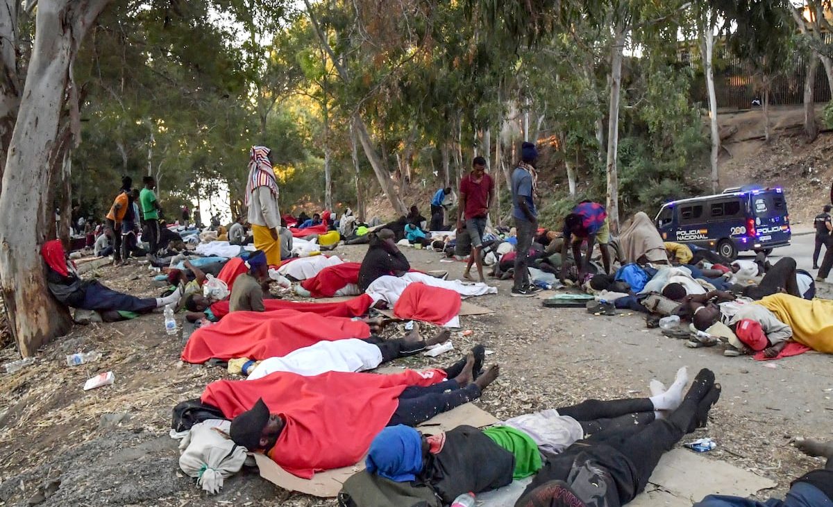 Última hora de la entrada de inmigrantes a Ceuta, en directo | El PP reconoce que acogerá a los menores en sus comunidades: “El Partido Popular siempre cumple la ley, en esta ocasión, también”
