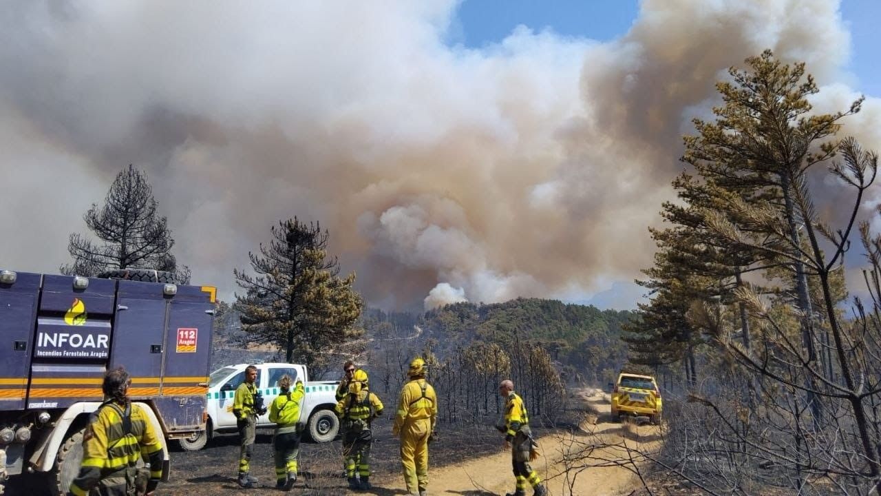 El viento da una tregua y Andalucía y Aragón empiezan a controlar sus fuegos – La Voz de Galicia