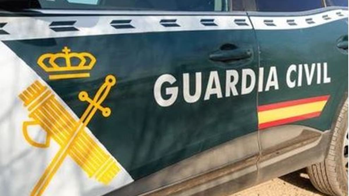 Muere una agente de la Guardia Civil tiroteada por su expareja en el cuartel de Llanes (Asturias): el hombre también ha fallecido por disparos de otros agentes – Cadena SER