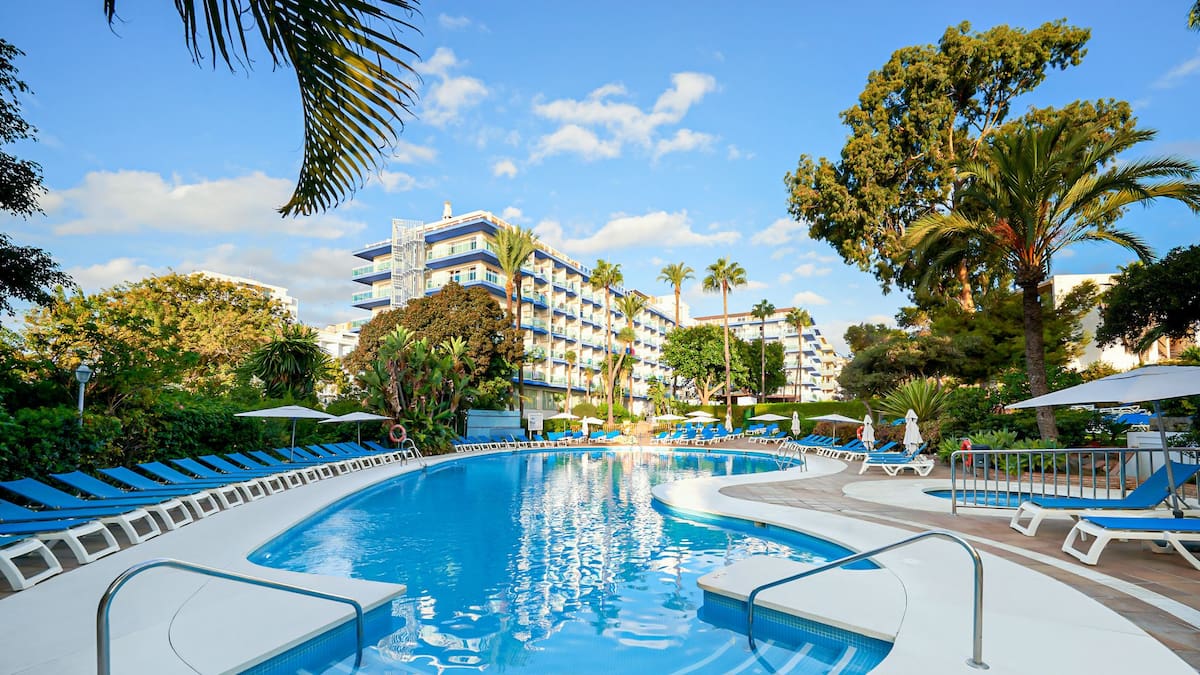 El turismo extranjero sostiene el crecimiento hotelero en Málaga mientras cae el mercado nacional – Cadena SER
