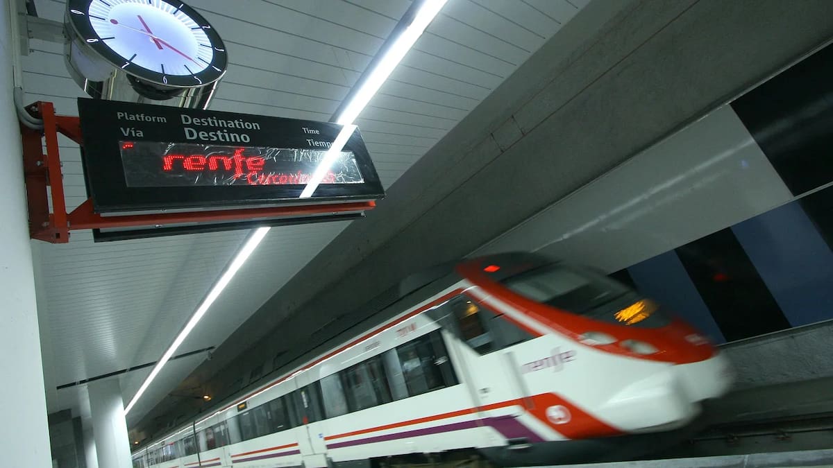 “¿Málaga es un territorio de tercera?”: el PP carga contra el Gobierno por dejar al Cercanías sin refuerzos hasta 2028 – Cadena SER