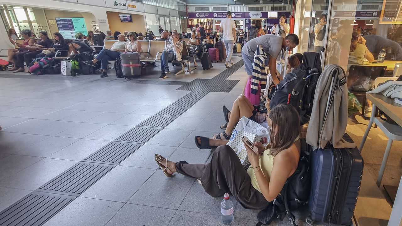 Los trenes a Madrid completan sus plazas para los próximos cinco días – La Voz de Galicia