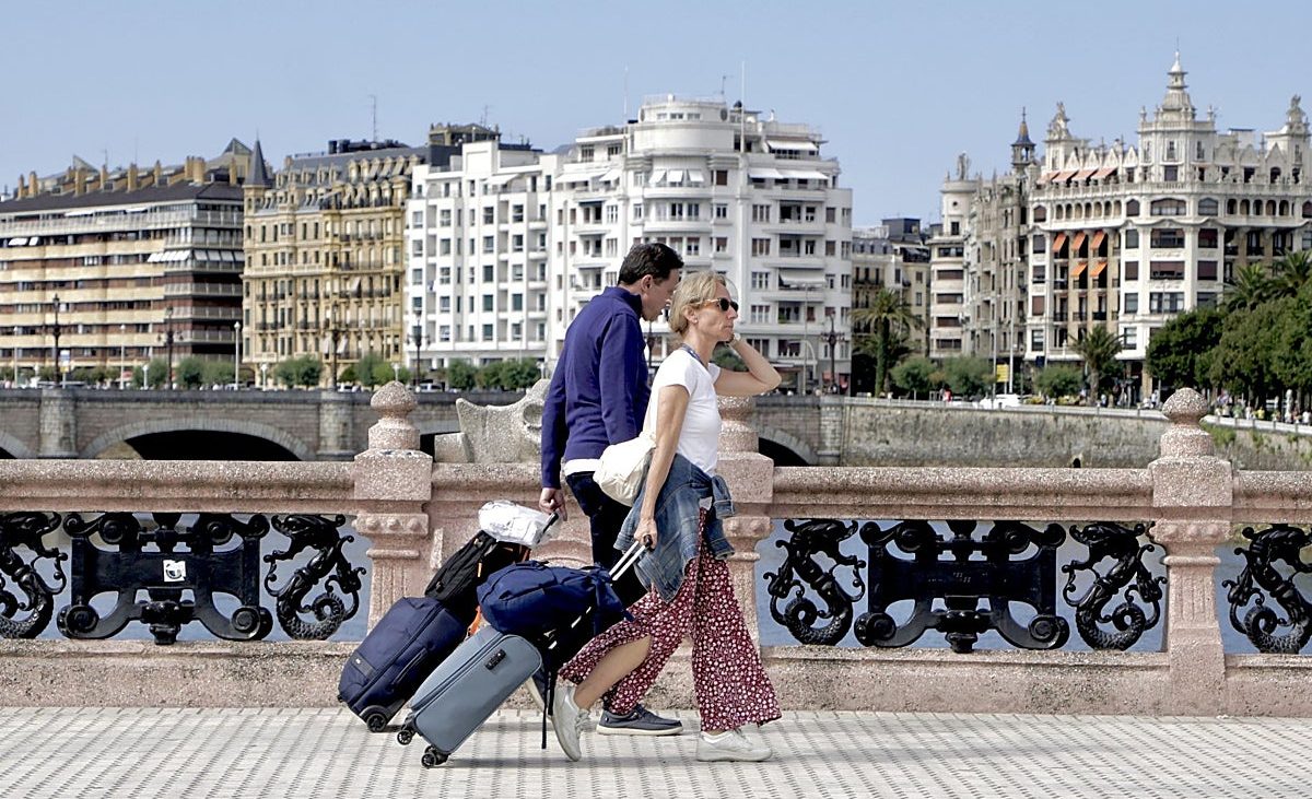 Galicia se suma a Cataluña y Baleares, y País Vasco y Asturias aplicarán la tasa turística en meses – Ideal