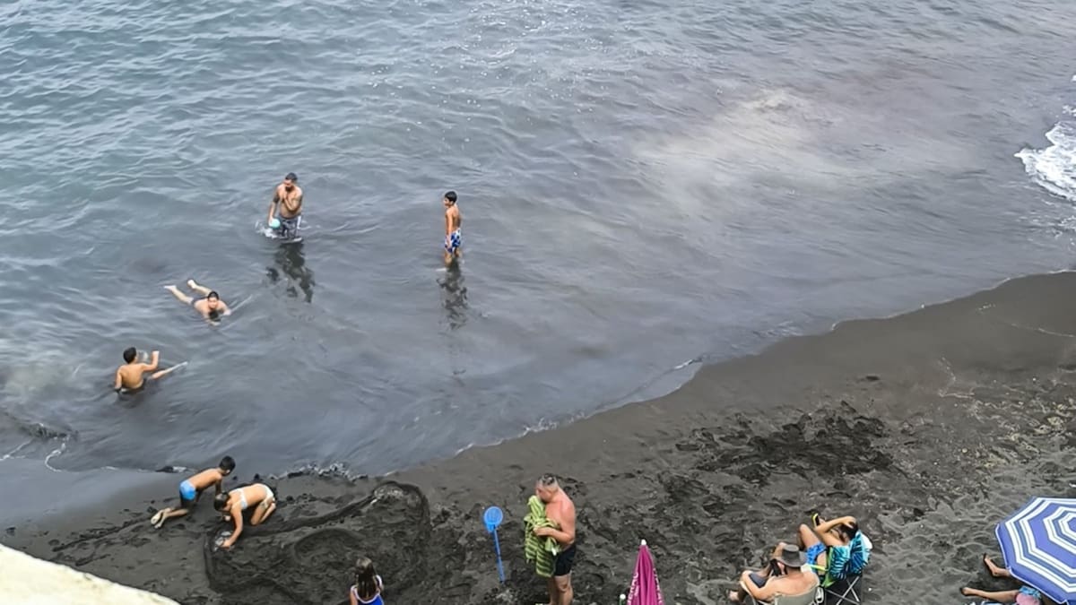 Canarias frente al colapso fecal: los datos que confirman que nos bañamos entre vertidos – Cadena SER