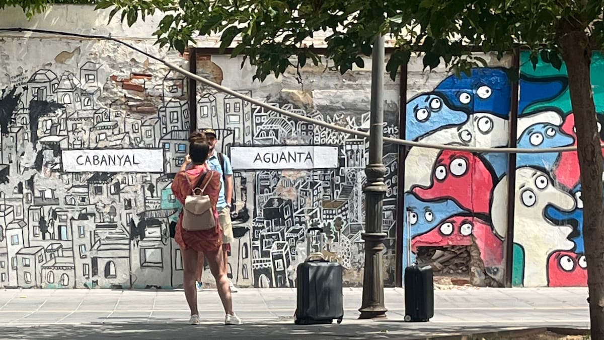 La asociación vecinal del Cabanyal alerta sobre el incremento de conflictos entre turistas y vecinos, y reclama soluciones urgentes – Cadena SER