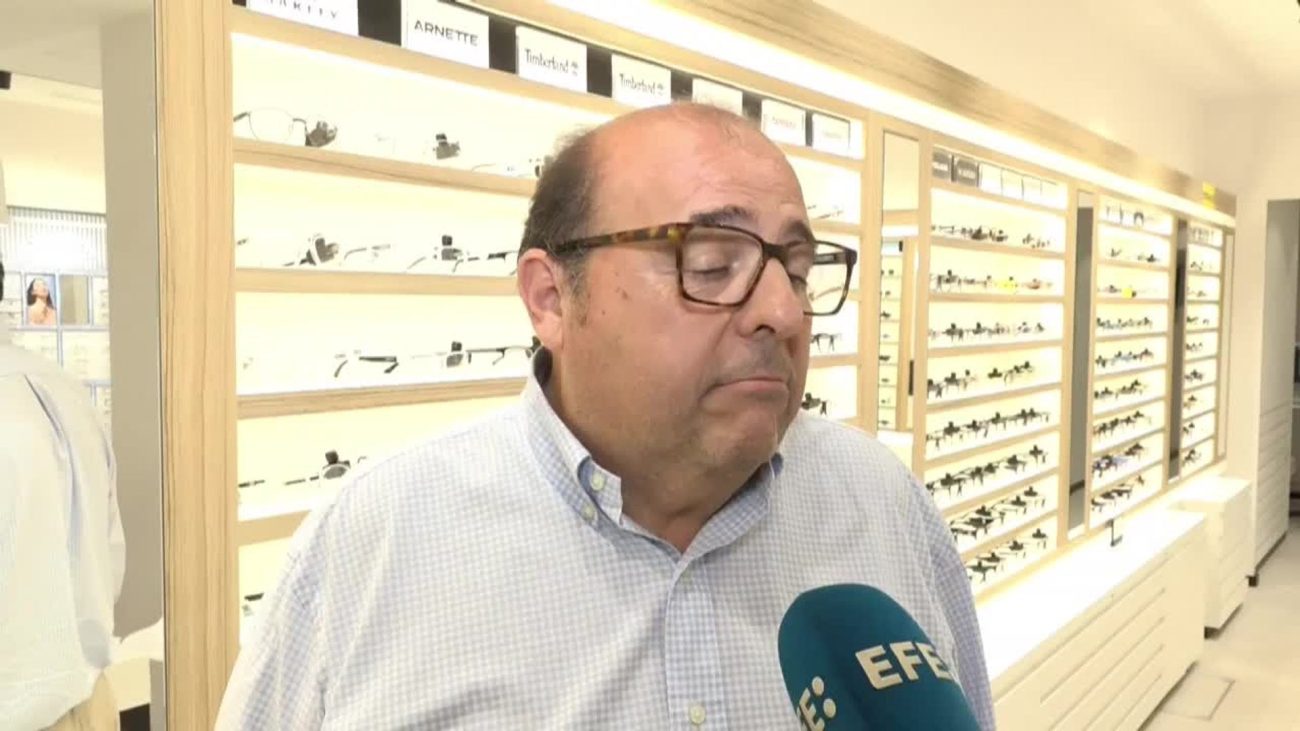 Las gafas con filtros para ver el eclipse solar causan furor en Cataluña:»Es una vorágine» – ABC