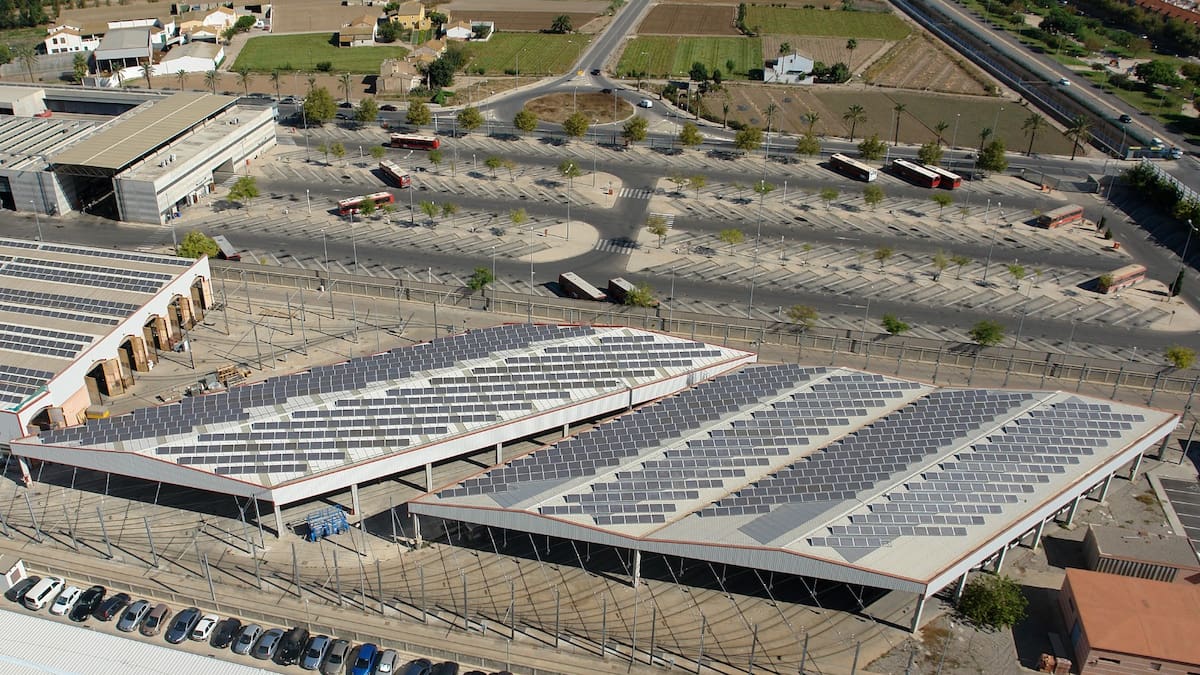 Metrovalencia invertirá 5,4 millones de euros para adecuar los Talleres de Tarongers en València para albergar los nuevos tranvías – Cadena SER