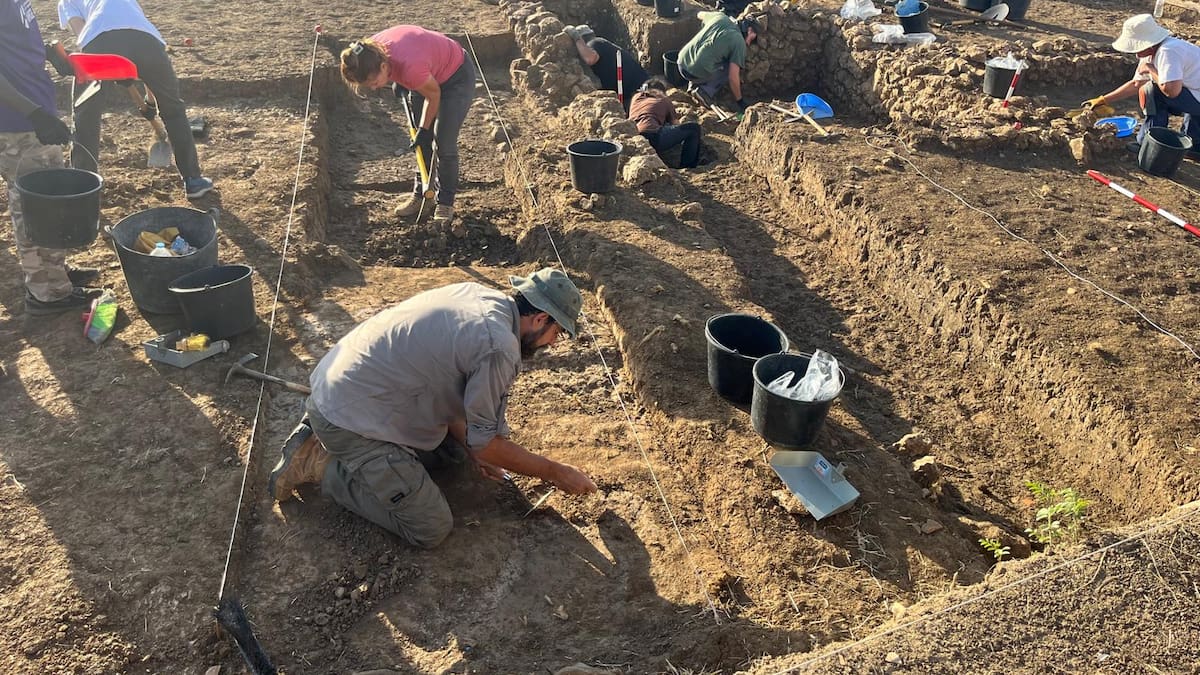 La campaña más esperada del Cerro del Villar: a la caza de los cimientos de la Málaga fenicia – Cadena SER