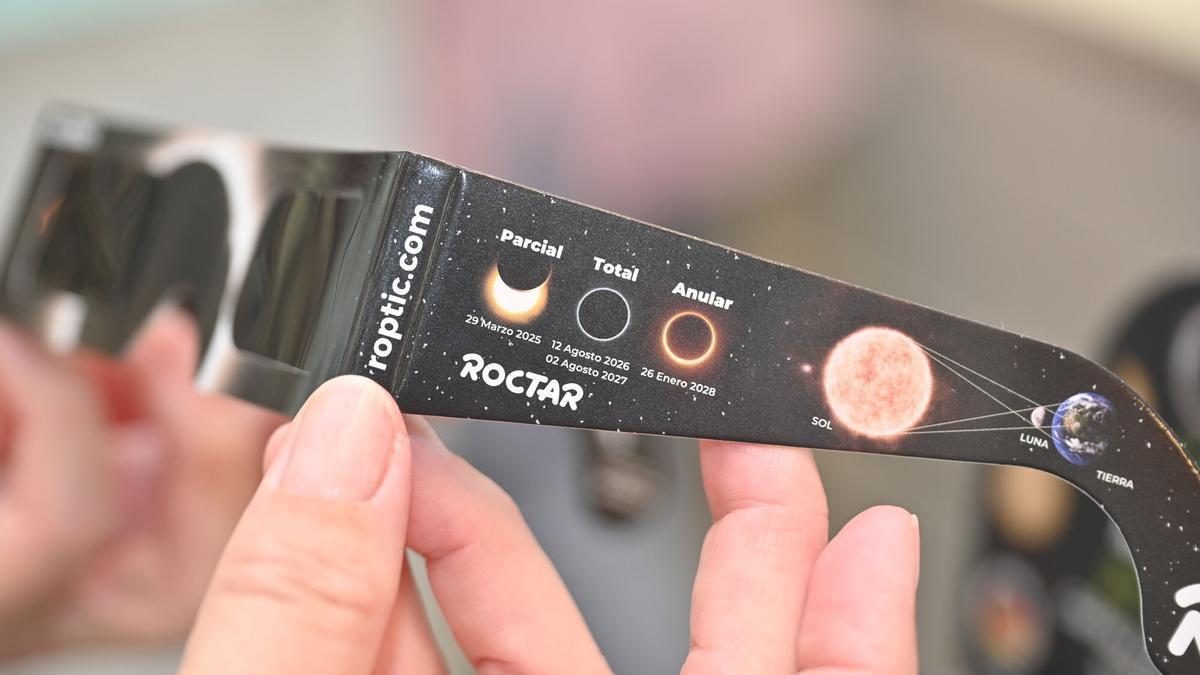 Cuándo ponerse y quitarse las gafas para ver el eclipse solar del 12 de agosto en València – Levante-EMV