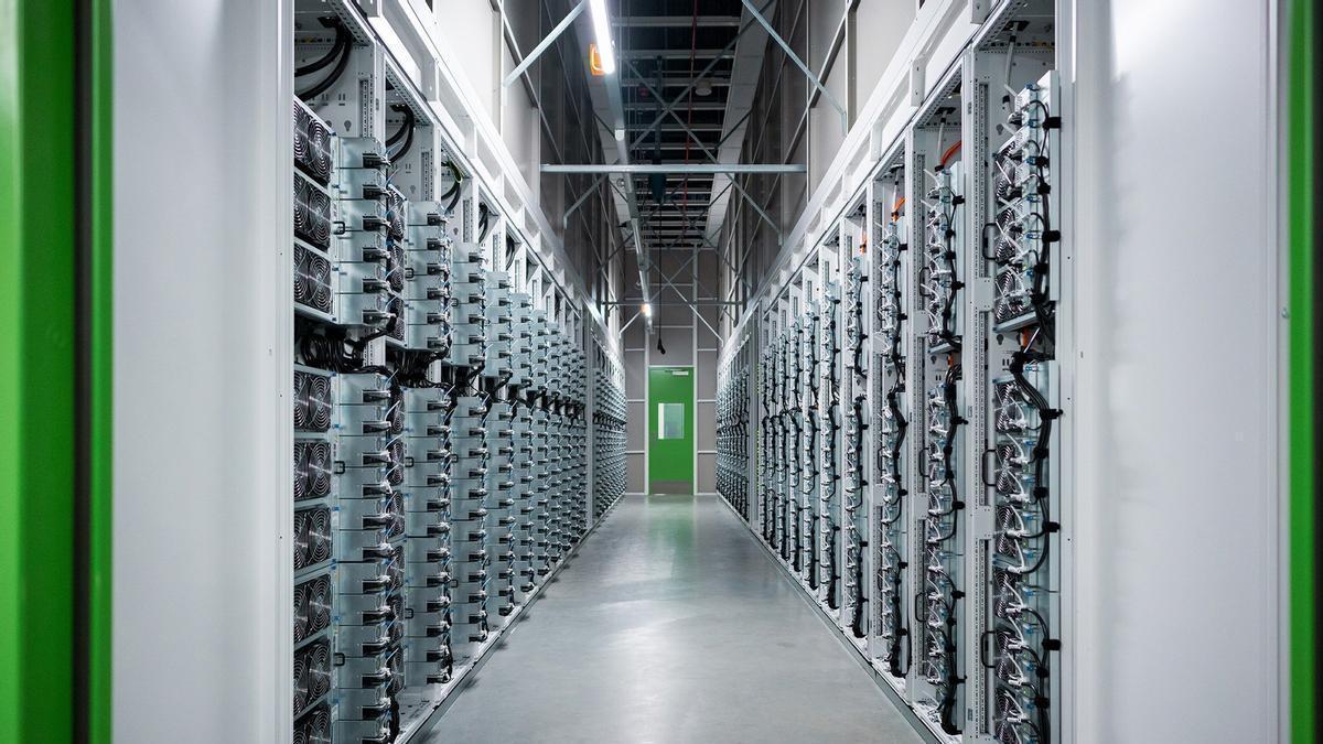 Extremadura rechaza el plan del Gobierno sobre los centros de datos: «No escuchan a las comunidades autónomas» – El Periódico Extremadura