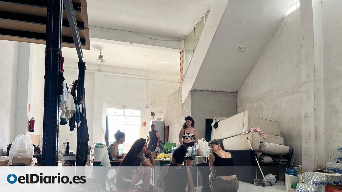 Una caravana solidaria a Ceuta intenta llenar el vacío institucional: «La gente empieza a derrumbarse”