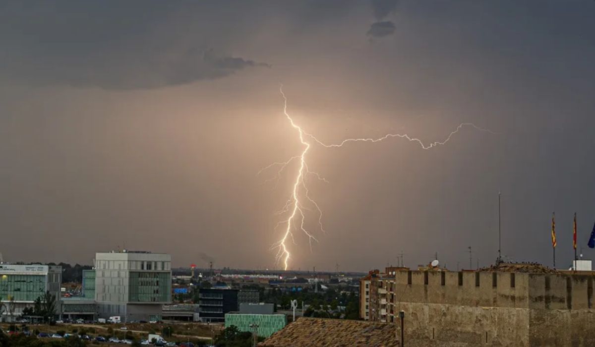 La AEMET activa los avisos por fuertes tormentas y lluvias en Aragón y Cataluña tras el fin de la ola de calor – vozpopuli.com