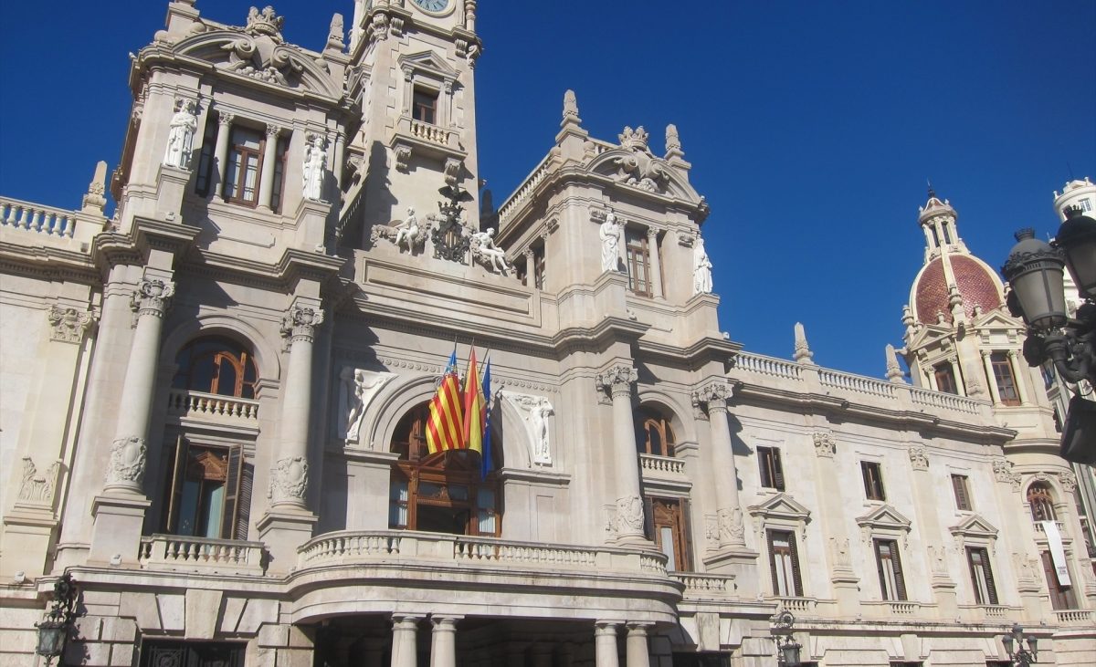 València invierte más de 8 millones en asfaltar cerca de 374.000 m2 de calzada desde 2023 – Valencia Plaza