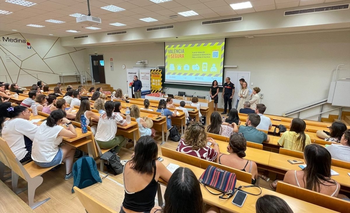 De cuentos infantiles a carpas de barrio: València forma a 41.000 personas para saber actuar ante emergencias – Valencia Plaza