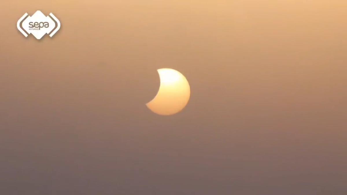 En gran parte de Asturias no se observó (por las nubes) el eclipse, aunque hubo gente con problemas: hasta 18 personas tuvieron algún daño en la vista – LNE