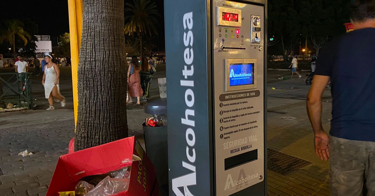 Colas en los alcoholímetros de la Feria de Málaga para ‘competir’ por ver quién bebe más – Málaga Hoy