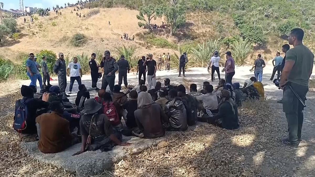 Ceuta y Melilla, hoy en directo | Últimas noticias de la crisis migratoria, situación de los menores y reacciones políticas – El Periódico
