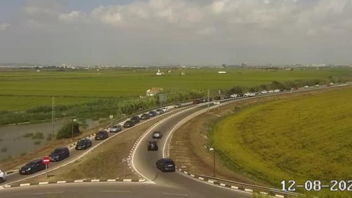 Primeras retenciones del día del eclipse en Valencia por un accidente en la A-7 y por tráfico en El Saler – Levante-EMV