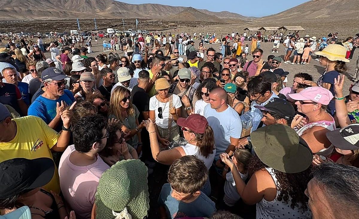 3.500 personas siguieron el eclipse desde La Atalayita, el futuro primer Parque Arqueológico de Fuerteventura – Canarias7