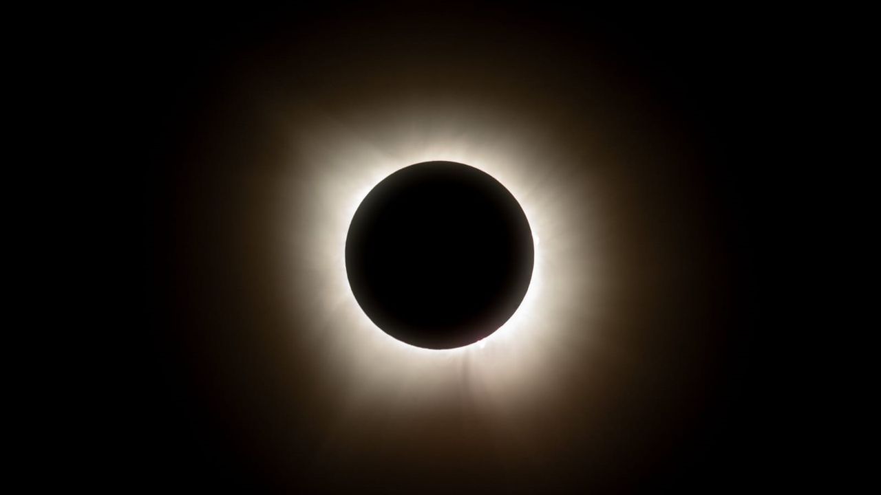 Galicia se convierte el 12 de agosto en un escenario único: las claves para disfrutar del eclipse – La Voz de Galicia
