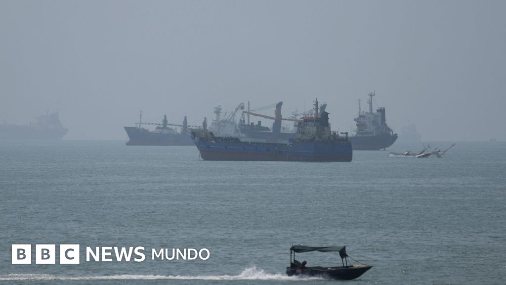EE.UU. ataca lanzadores iraníes en la isla de Larek en el primer ataque en semanas