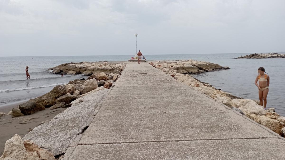 Costas pedirá al Ayuntamiento de Málaga impedir el acceso peatonal a los espigones de Pedregalejo – La Opinión de Málaga
