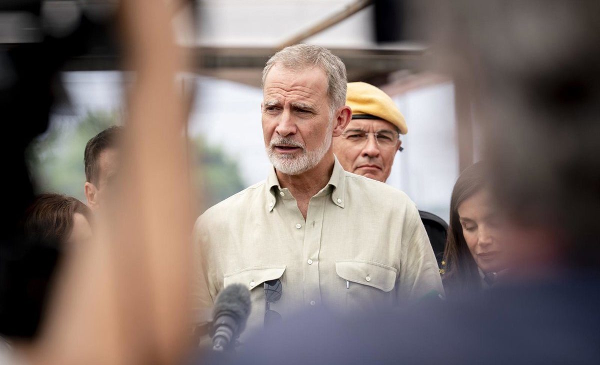 El Rey sigue la crisis de Ceuta con «indignación» y recalca que «el Estado debe velar por su seguridad»